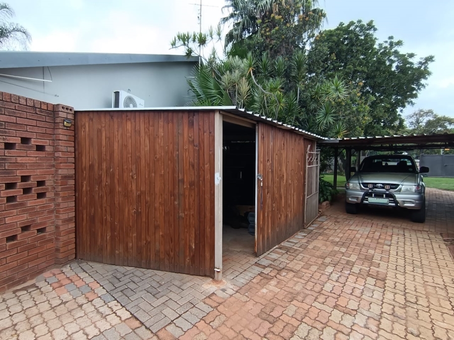 3 Bedroom Property for Sale in Protea Park North West